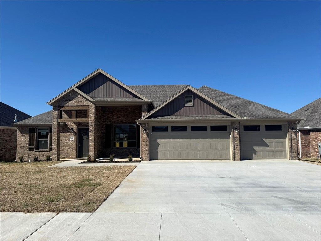 652 Summer Lane, Prairie Grove, AR 72753