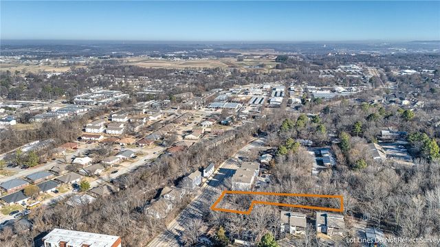1466 & 1482 N Gregg Avenue, Fayetteville, AR 72703