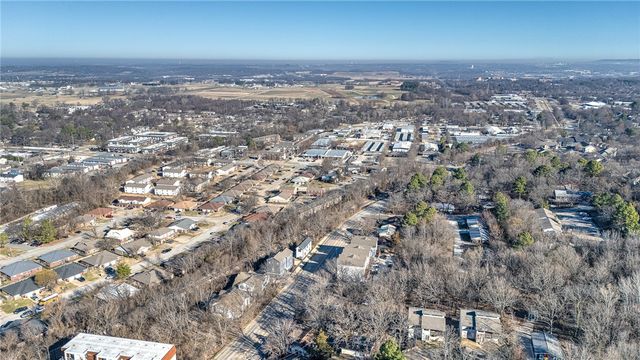 1466 & 1482 N Gregg Avenue, Fayetteville, AR 72703