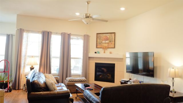 1907 Edgecreek Path, Lewisville, TX 75010