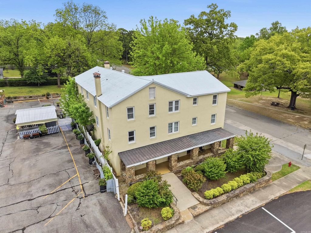 122 E Main St Ste D, Heber Springs, AR 72543