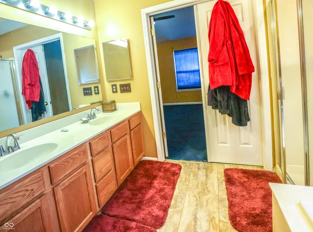 2224 Gradison Drive, Indianapolis, IN 46214