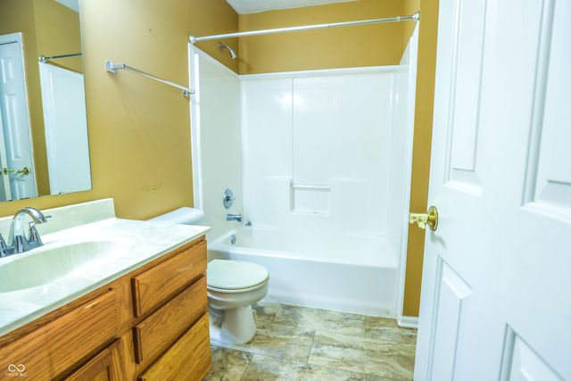 2224 Gradison Drive, Indianapolis, IN 46214