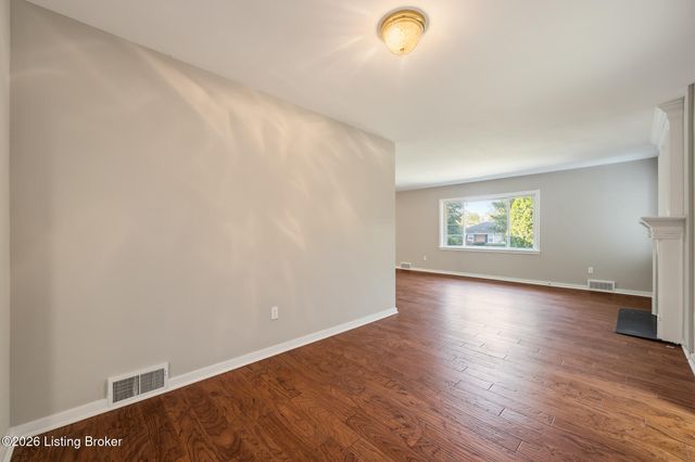 315 Foeburn Ln, Louisville, KY 40207
