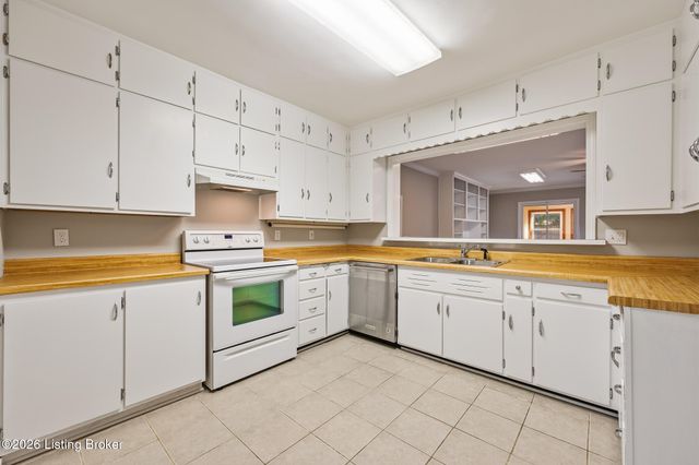 315 Foeburn Ln, Louisville, KY 40207