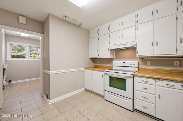 315 Foeburn Ln, Louisville, KY 40207