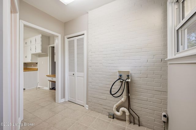315 Foeburn Ln, Louisville, KY 40207