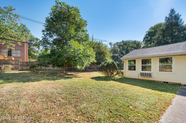 315 Foeburn Ln, Louisville, KY 40207