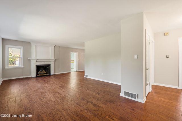 315 Foeburn Ln, Louisville, KY 40207
