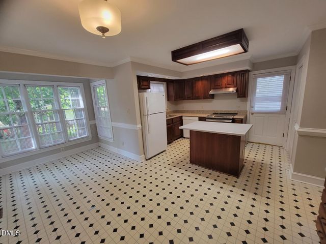 105 Leeward Court, Cary, NC 27511