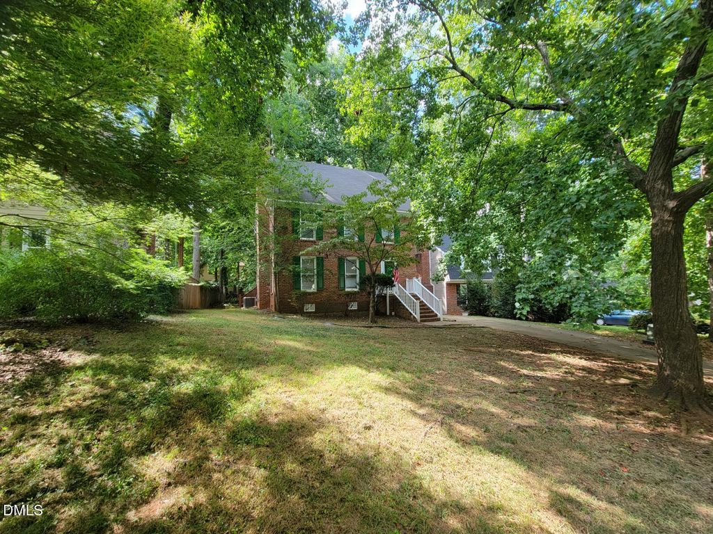 105 Leeward Court, Cary, NC 27511