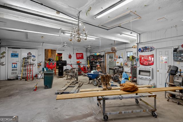 1144 Oak Grove Road, Pine Mountain, GA 31822