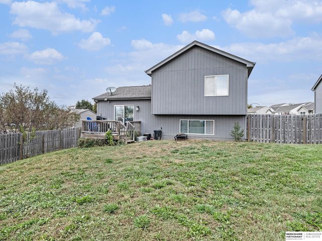 8953 Kimball Street, Omaha, NE 68112