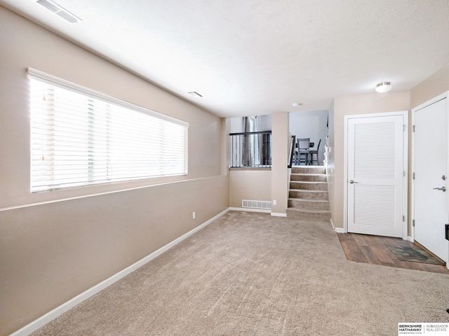 8953 Kimball Street, Omaha, NE 68112