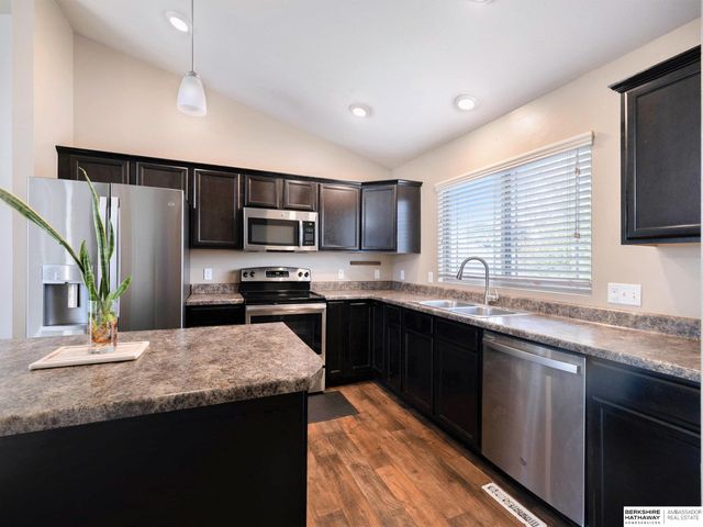 8953 Kimball Street, Omaha, NE 68112