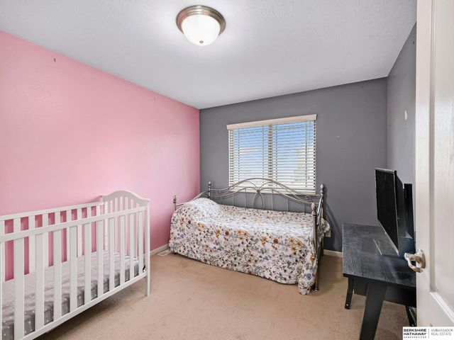 8953 Kimball Street, Omaha, NE 68112