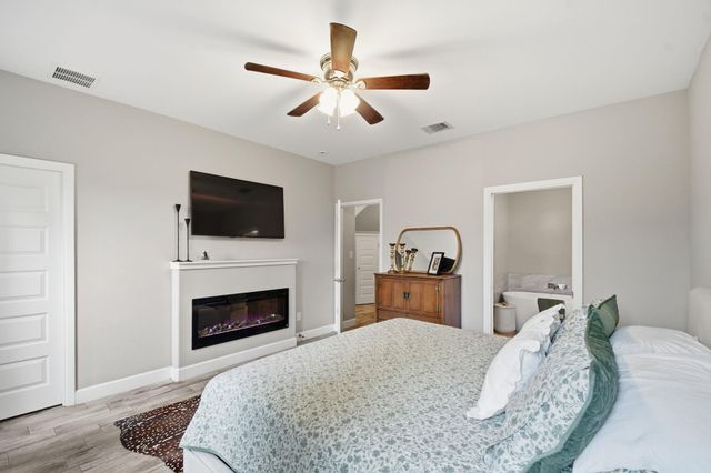 104 Kahalulu DR, Bastrop, TX 78602