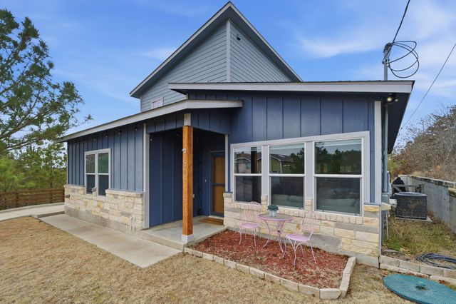 104 Kahalulu DR, Bastrop, TX 78602