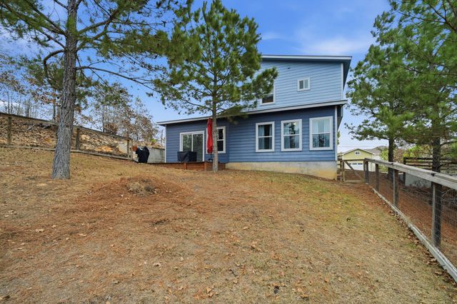 104 Kahalulu DR, Bastrop, TX 78602