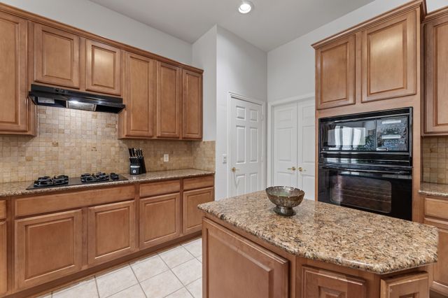 362 Southern Hills Drive, Fairview, TX 75069