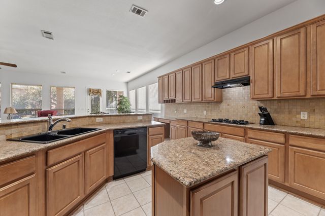362 Southern Hills Drive, Fairview, TX 75069