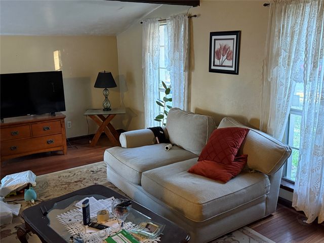 806 Pinehill Lane, Grand Prairie, TX 75052