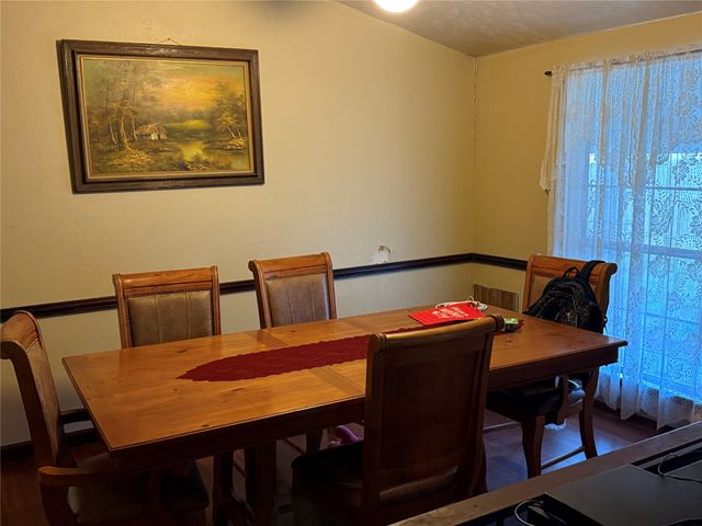 806 Pinehill Lane, Grand Prairie, TX 75052