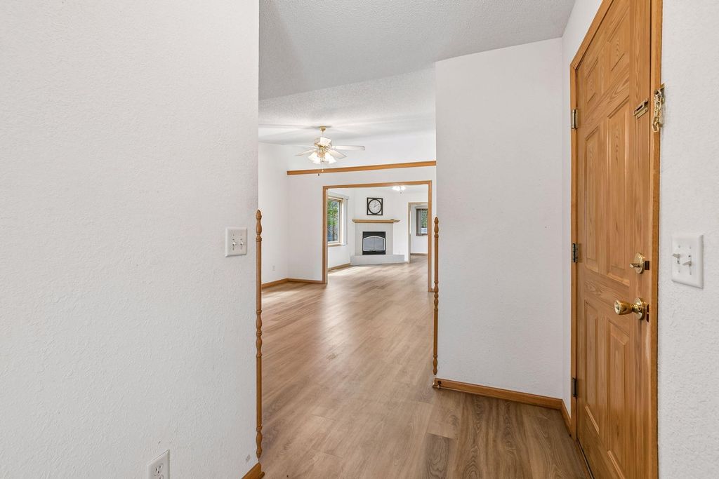 600 E Welco Drive, Montgomery, MN 56069 — photo 5