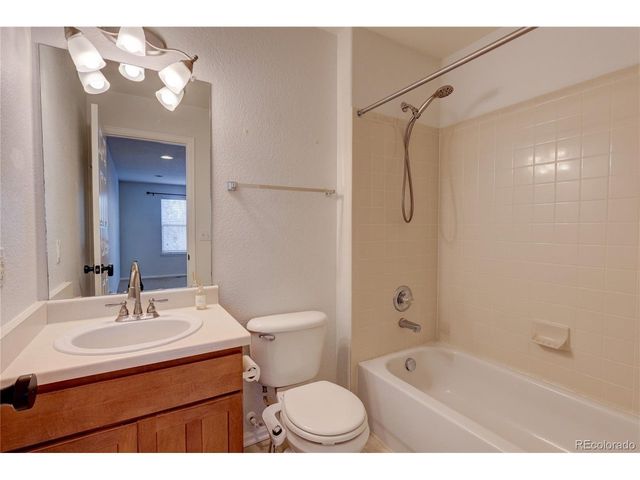 6141 S Richfield Ct, Aurora, CO 80016