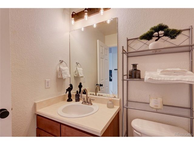 6141 S Richfield Ct, Aurora, CO 80016