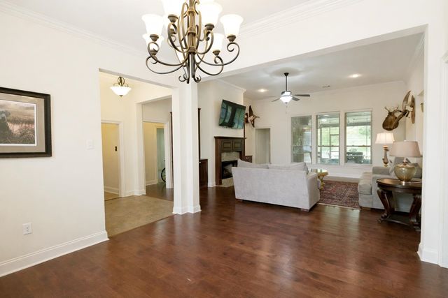 1218 Empire Builder, Thibodaux, LA 70301