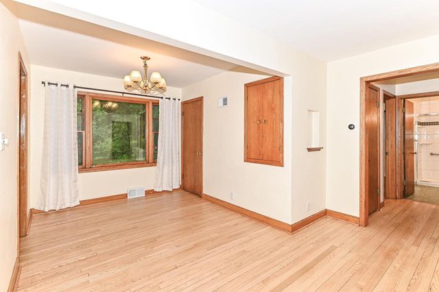 10331 W Greenwood TERRACE, Milwaukee, WI 53224