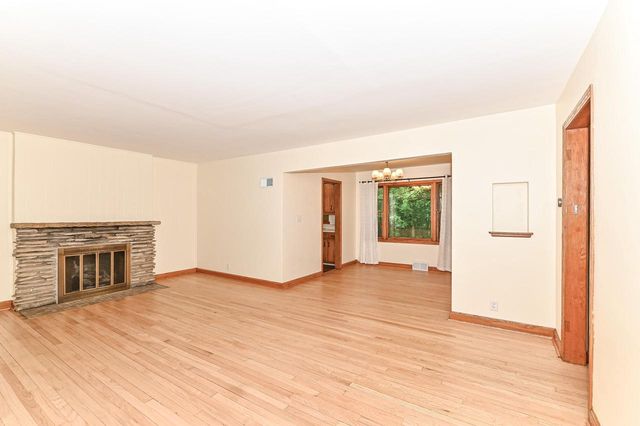 10331 W Greenwood TERRACE, Milwaukee, WI 53224