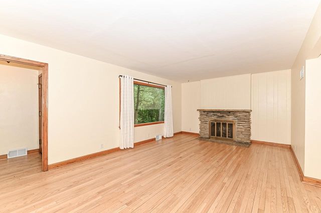 10331 W Greenwood TERRACE, Milwaukee, WI 53224