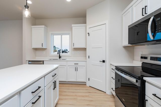 6267 87 Avenue S, Horace, ND 58047