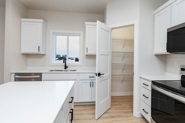 6267 87 Avenue S, Horace, ND 58047