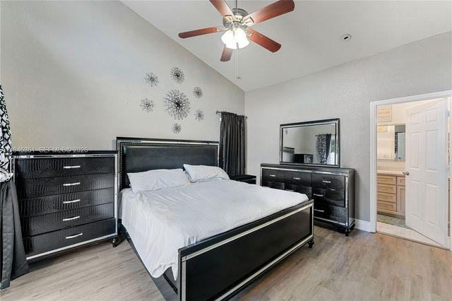 7527 SW 6th Ct, North Lauderdale, FL 33068