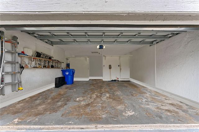 7527 SW 6th Ct, North Lauderdale, FL 33068