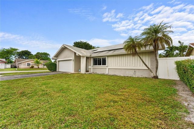 7527 SW 6th Ct, North Lauderdale, FL 33068