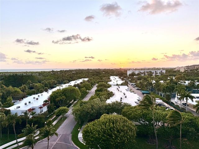 600 Grapetree Dr 9GN, Key Biscayne, FL 33149