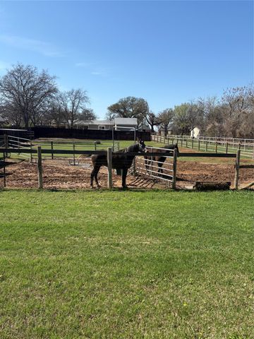 214 Collett Sublett Road, Kennedale, TX 76060