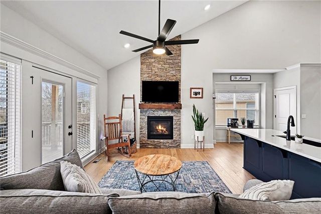 614 Caitlin Court, Excelsior Springs, MO 64024