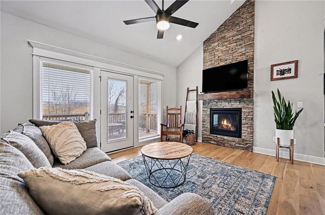 614 Caitlin Court, Excelsior Springs, MO 64024