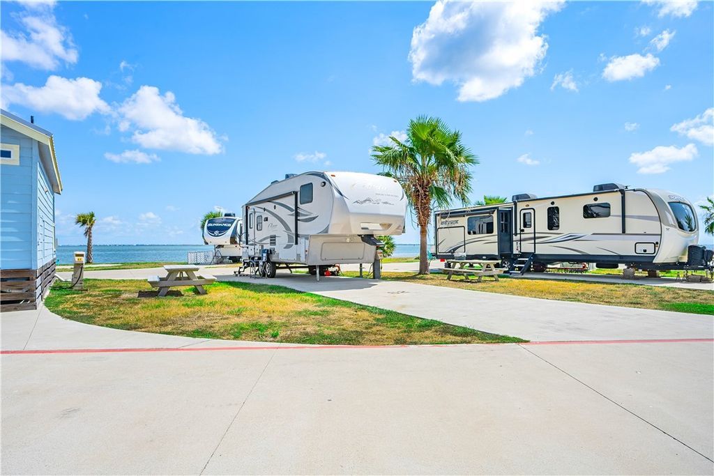 101 Caribbean Dr 62, Corpus Christi, TX 78418 — exterior