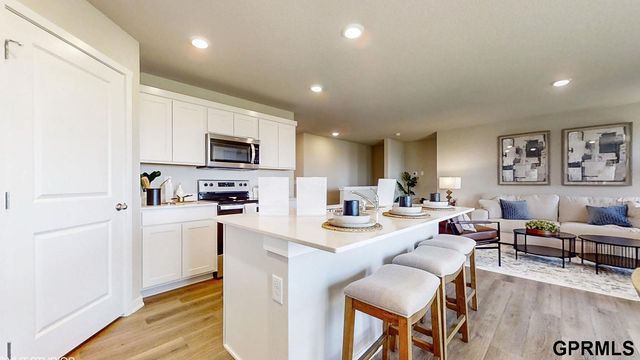 11959 S 114th Avenue, Papillion, NE 68046