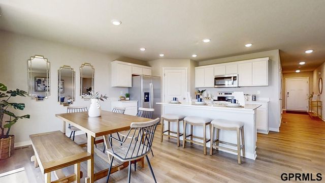 11959 S 114th Avenue, Papillion, NE 68046