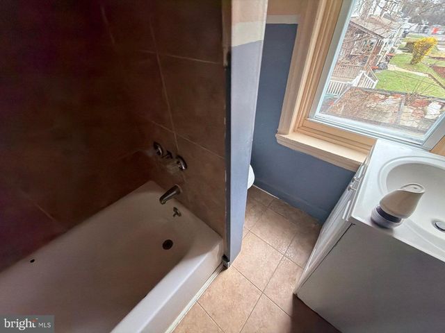 800 W 11TH ST, Chester, PA 19013