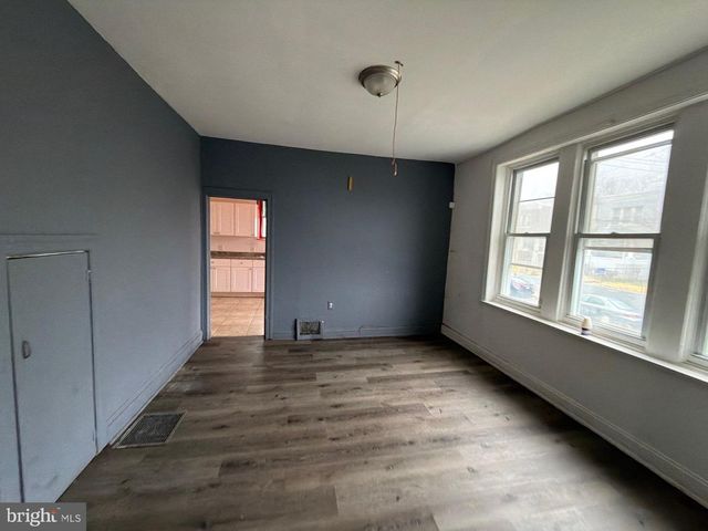 800 W 11TH ST, Chester, PA 19013