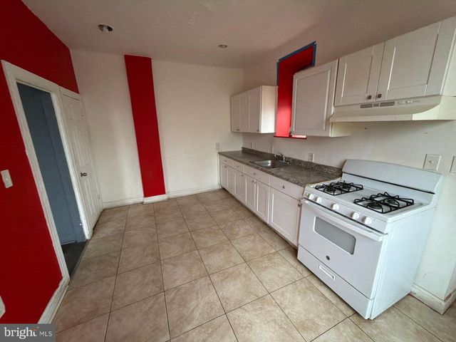 800 W 11TH ST, Chester, PA 19013