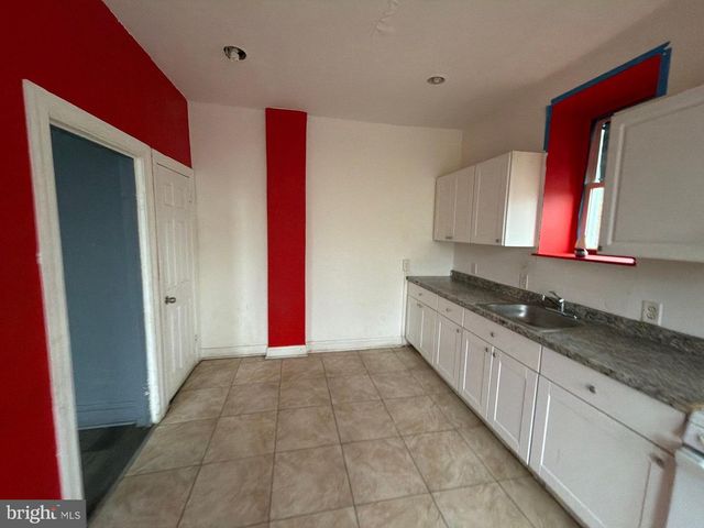 800 W 11TH ST, Chester, PA 19013